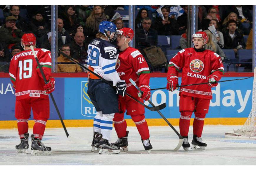 Молодёжная сборная Беларуси по хоккею с поражения стартовала на чемпионате мира в элитном дивизионе.