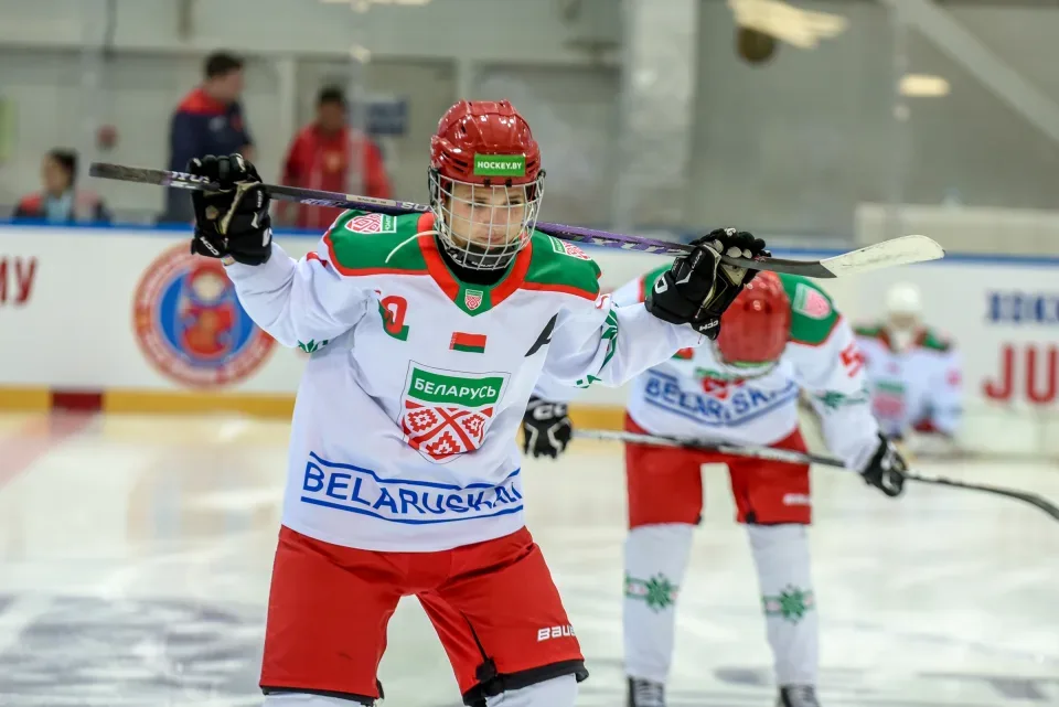 «Беларуськалий — Турнир развития»: сборная Беларуси U15 (красные) вырвала победу у «Школы им. Р. Салея» U16 по буллитам
