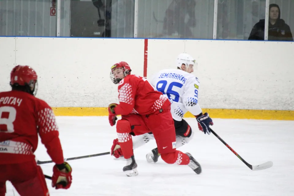 Хоккей. Кубок ПСК. Юношеская сборная Беларуси U17 проиграла МТЗ-Юниорской лиги