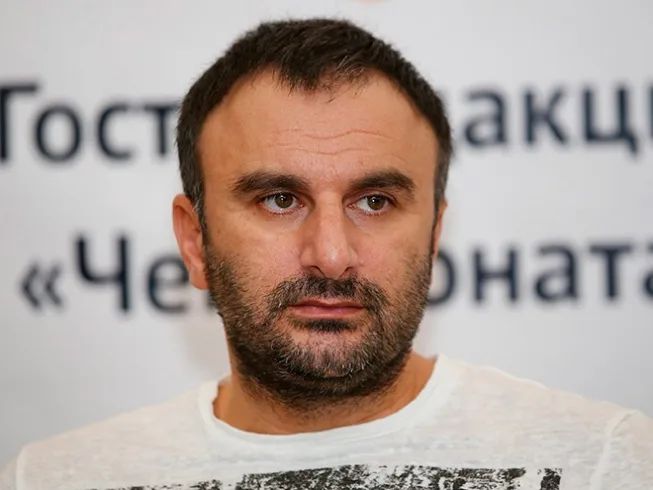 Хоккей. Агент Шуми Бабаев считает, что останавливать чемпионат КХЛ не стоило