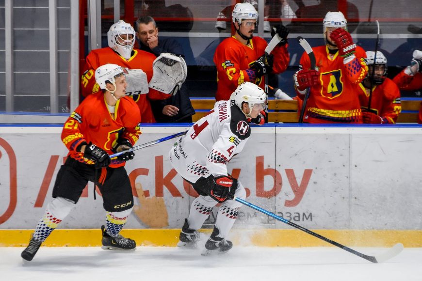 Хоккей. Александр Медведев получил работу в Министерстве здравоохранения Исландии