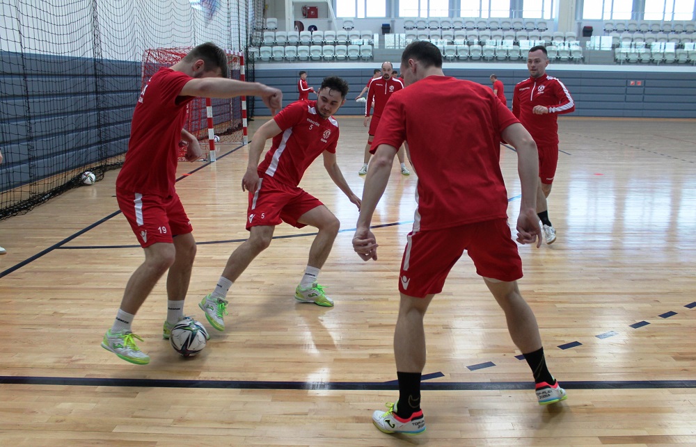 Футзал. Сборная Беларуси отправилась  в Сербию на матч плей-офф ЧЕ