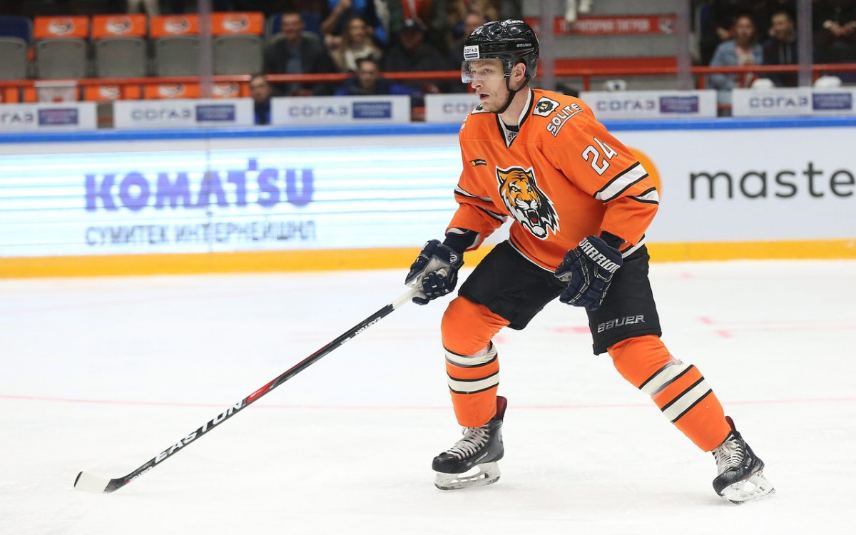 Хоккей. Дмитрий Коробов забросил 15-ю шайбу в КХЛ