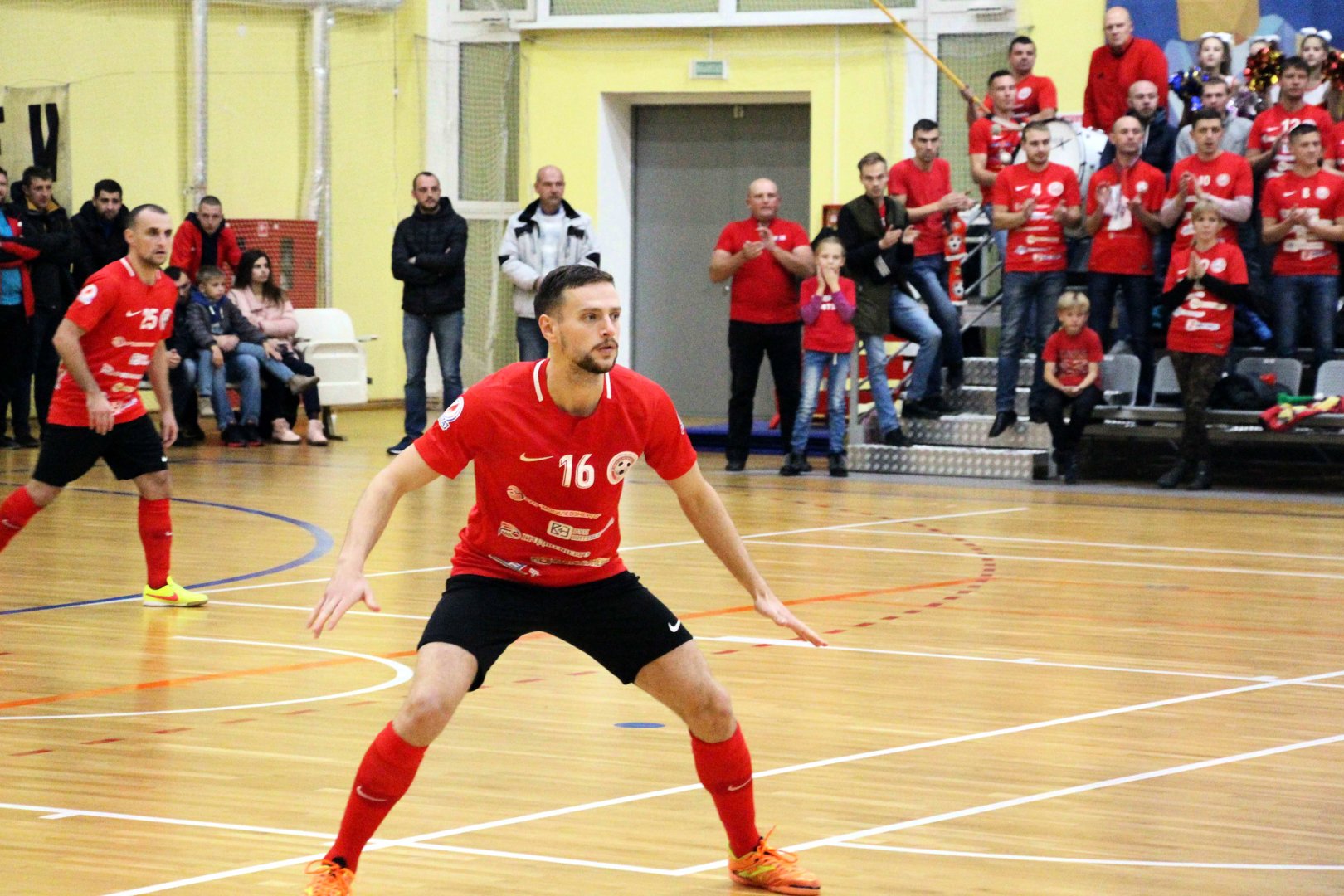 Гомельский БЧ вышел на первое место в чемпионате Беларуси по мини-футболу.